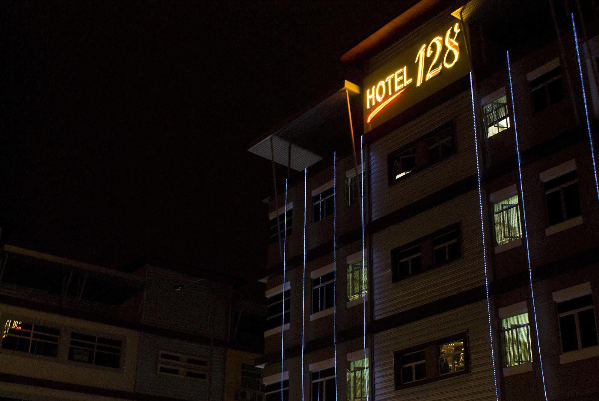 Hotel 128 Kuala Lumpur Buitenkant foto